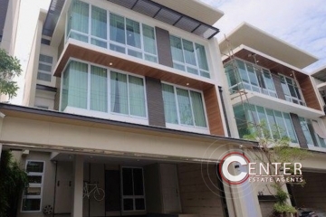 CTE140, ขายบ้านเดี่ยว 3 ชั้นใจกลางเมือง มีสระว่ายน้ำส่วนตัว แบบบ้าน Pool Villa